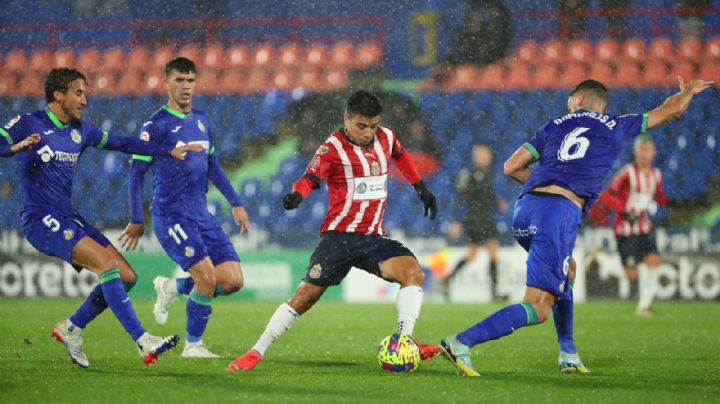 Chivas es obligado por la ley de España a modificar su jersey para sus partidos amistosos