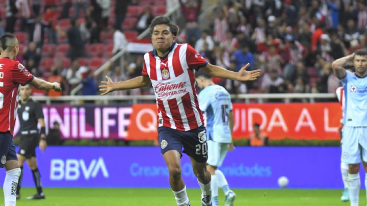 Resumen: Chivas derrota con gol de ÚLTIMO MINUTO a Cruz Azul y los sepulta en el Apertura 2023