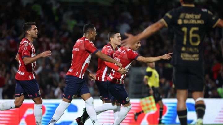 Video | Carlos Cisneros  ANOTA y da VENTAJA a Chivas en el marcador ante Pumas