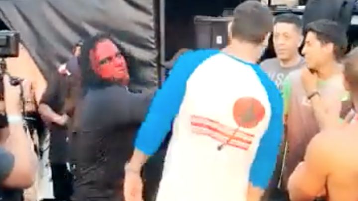 Chessman y Adrián Marcelo se enfrentan A GOLPES durante el ‘The World Is A Vampire’