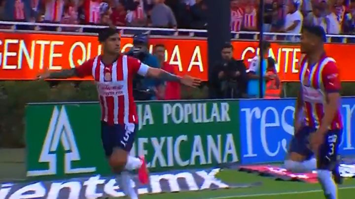 Video | Víctor 'Pocho' Guzmán ABRE EL MARCADOR para Chivas en el Estadio Akron