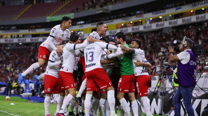 Video | Roberto ‘Piojo’ Alvarado ABRE el marcador en el CLÁSICO TAPATÍO