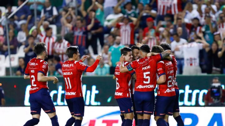 Fernando ‘Oso’ González ROMPE racha negativa con GOL en Chivas