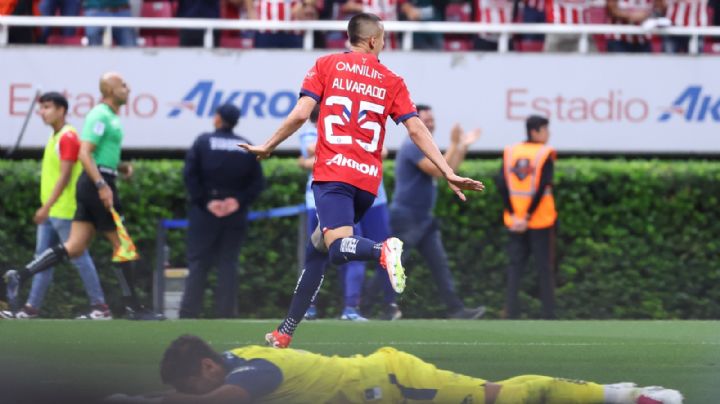 Puebla puso a SUFRIR a Chivas, pero GANÓ en el Estadio Akron